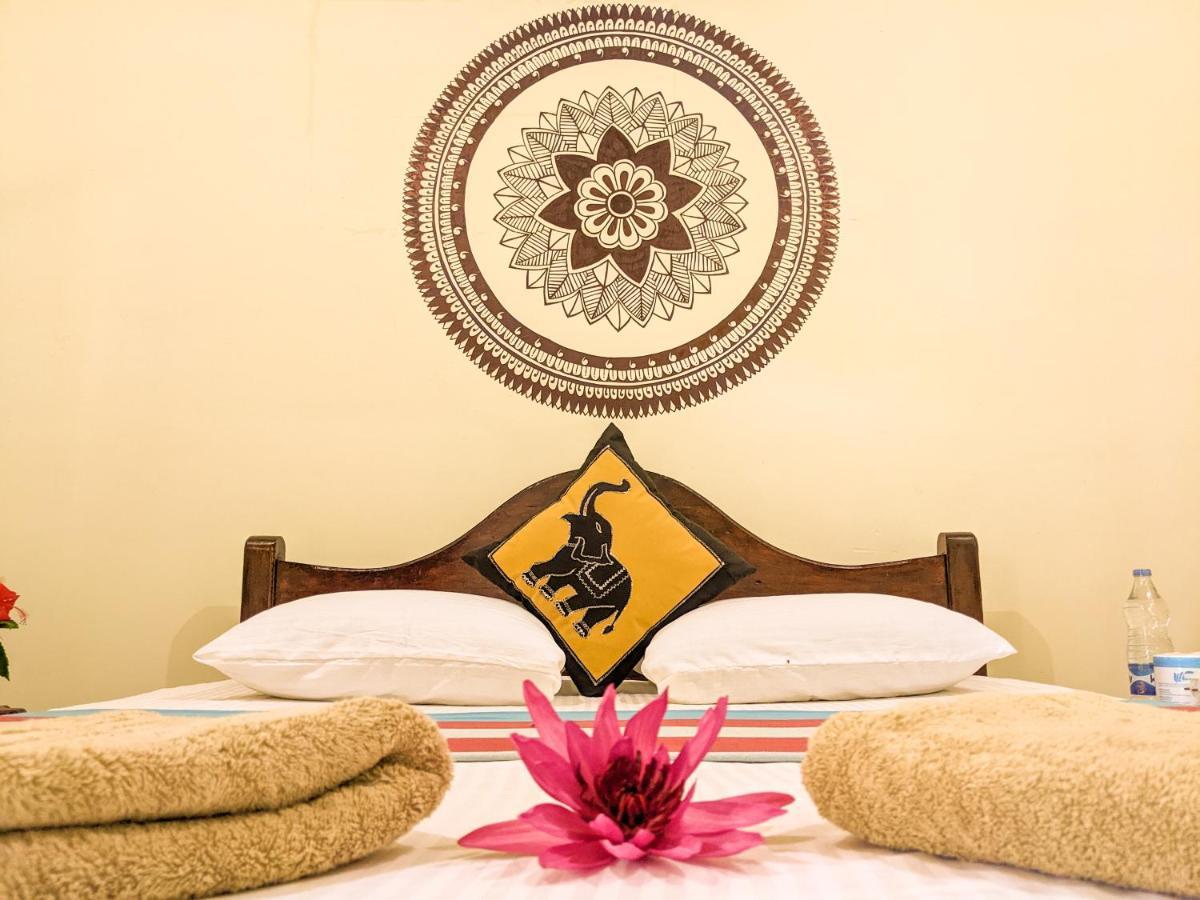 Choona Lodge 'View Of Sigiriya & Pidurangala With Sunrise' Exterior photo